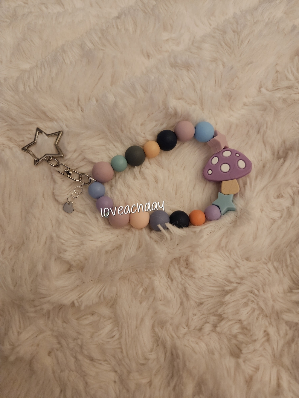 🍄Silicone Mushroom Bead Keychain Bracelet - Pastel Multicolor